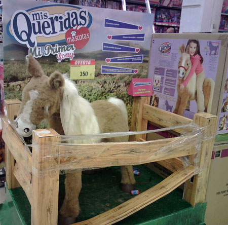 juguete pony que se mueve